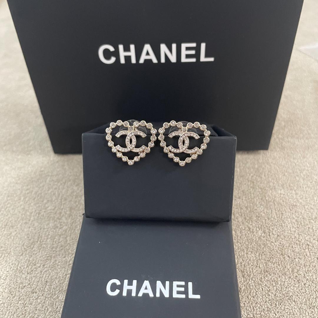 ハート型 CC & ココアロゴ クリスタル♡ピアス Malorie マロリー クリスタルハートフープピアス - シルバー | CHARLES