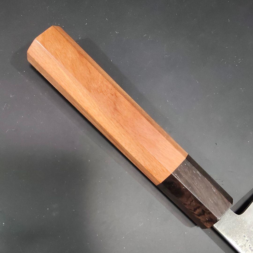 銀三 鬼反り剣型 本鍛造 なしじ 和牛刀 包丁 21cm 牛刀 黒檀紫檀八角柄