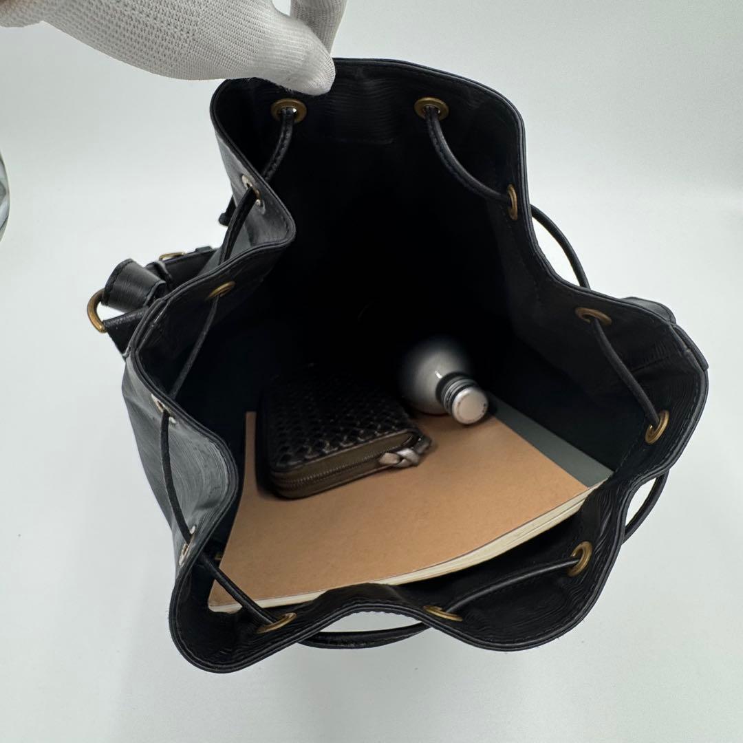 ルイヴィトン エピ ノエ レザー ショルダーバッグ ブラック シリアル