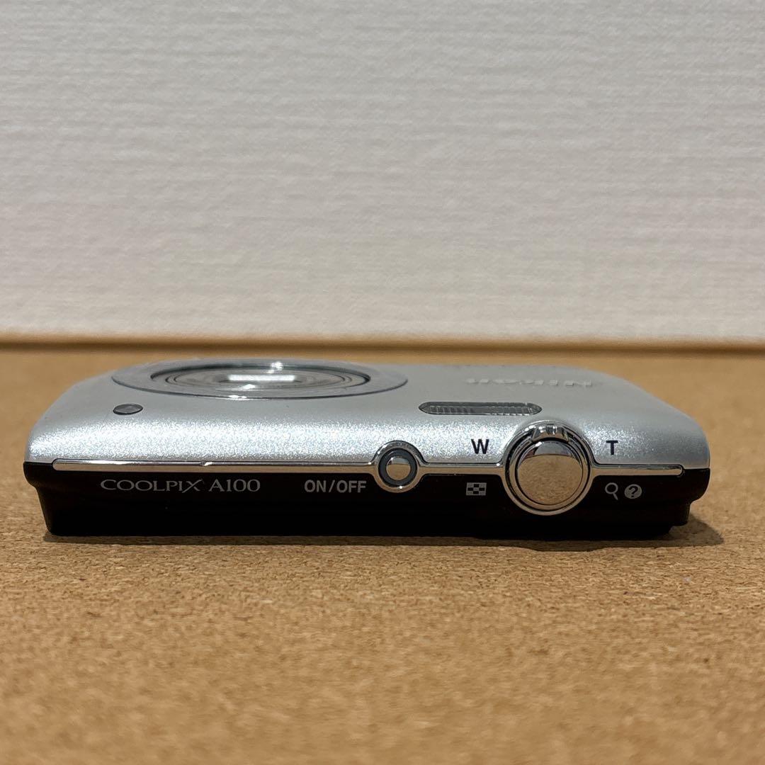 美品！Nikon COOLPIX A100 シルバー コンパクトデジタルカメラ - メルカリ