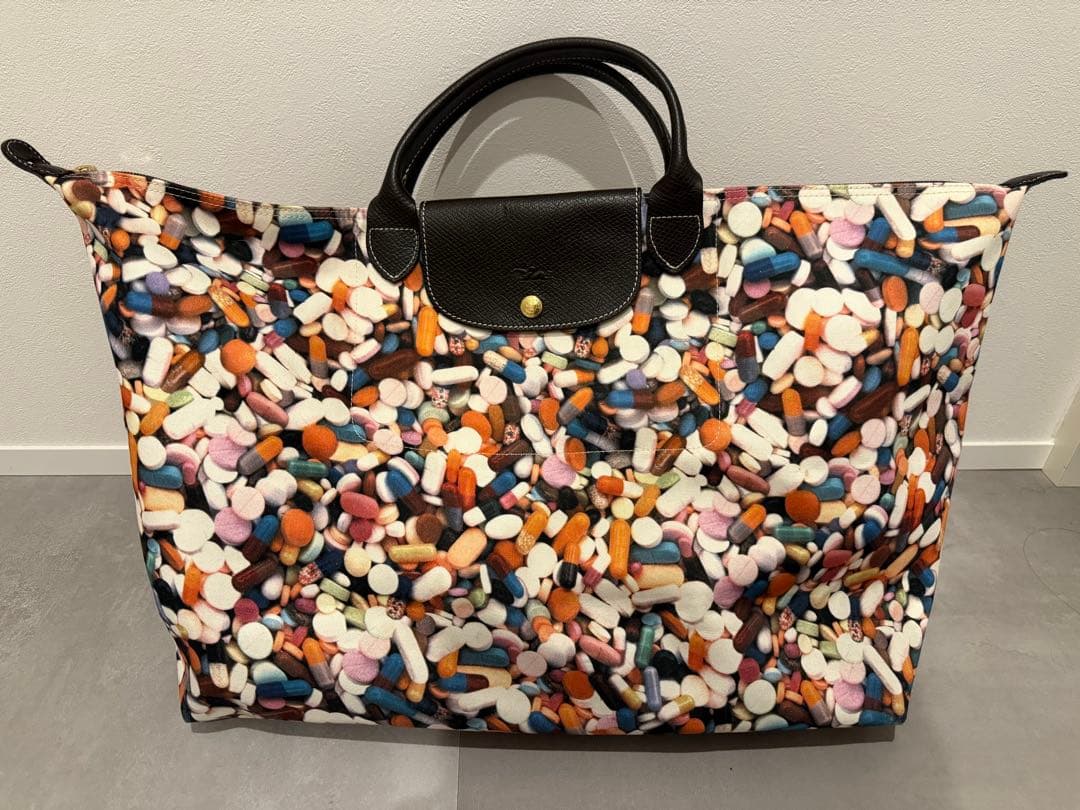 【限定品】JEREMY SCOTT×Longchampピルプリント トートバッグ 今季はピルがモチーフ!! ジェレミー・スコットとロンシャンのコラボ