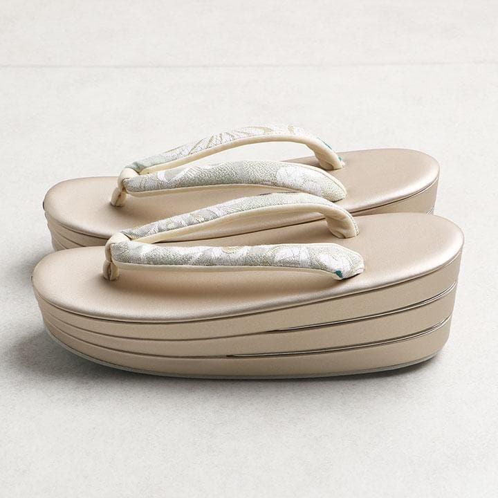 【新品】草履バッグセット　厚底草履　小花模様　23.5cm　03085