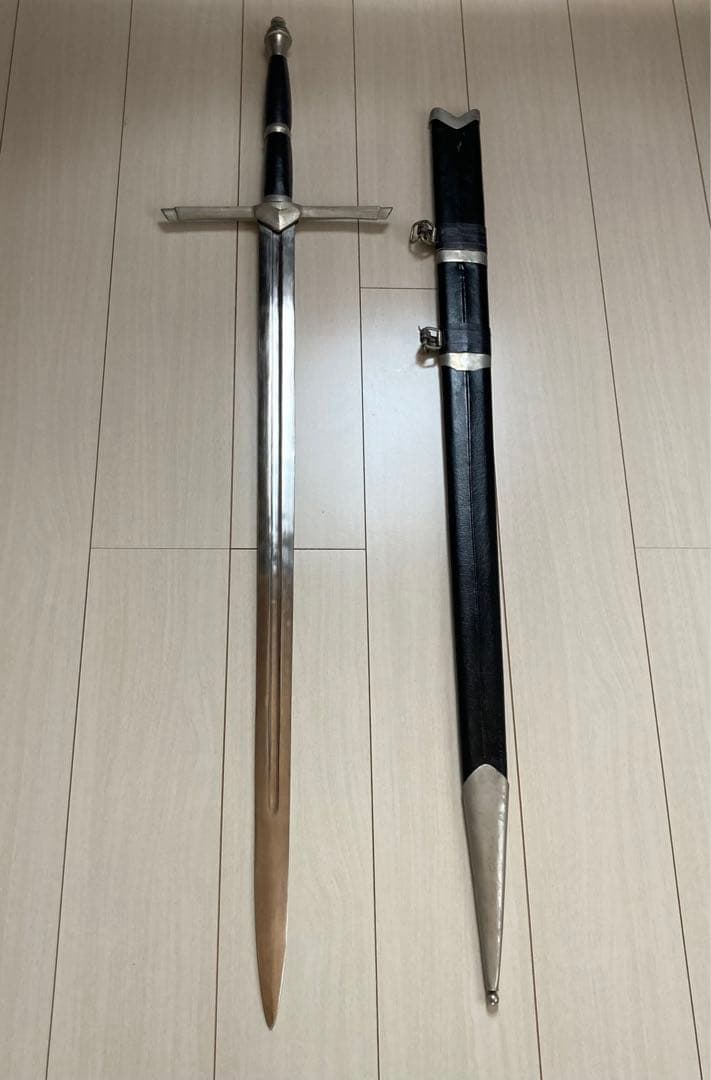 ストライダーバスタードソード 西洋剣 模造刀 コスプレ 金属製 - メルカリ