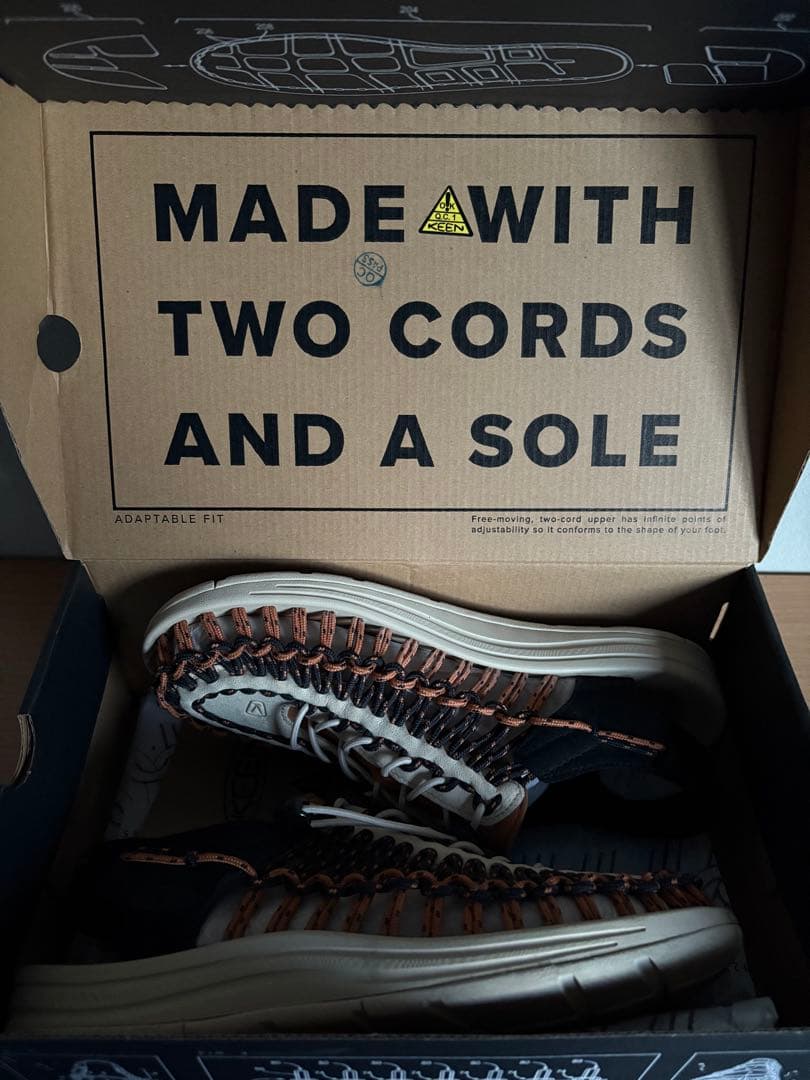 KEEN UNEEK × END. 別注モデル / US9.5（27.5cm）