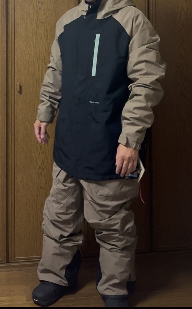新品 GORE-TEX上下セット VOLCOM JACKET&BIB BROWN - メルカリ
