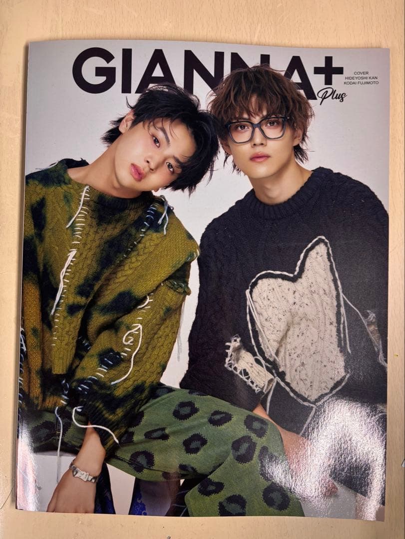 GIANNA+ Plus 藤本洸大 簡秀吉 特典 チェキ応募券付き GIANNA＋ 藤本洸大 簡秀吉 特典付き - メルカリ