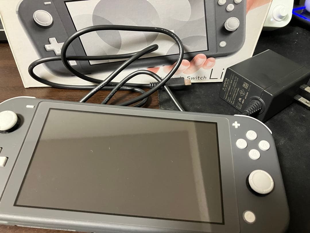 Nintendo Switch Lite グレー 本体 ACアダプター、箱付き 中古】Nintendo Switch Lite グレー [2133069240006] - リコレ