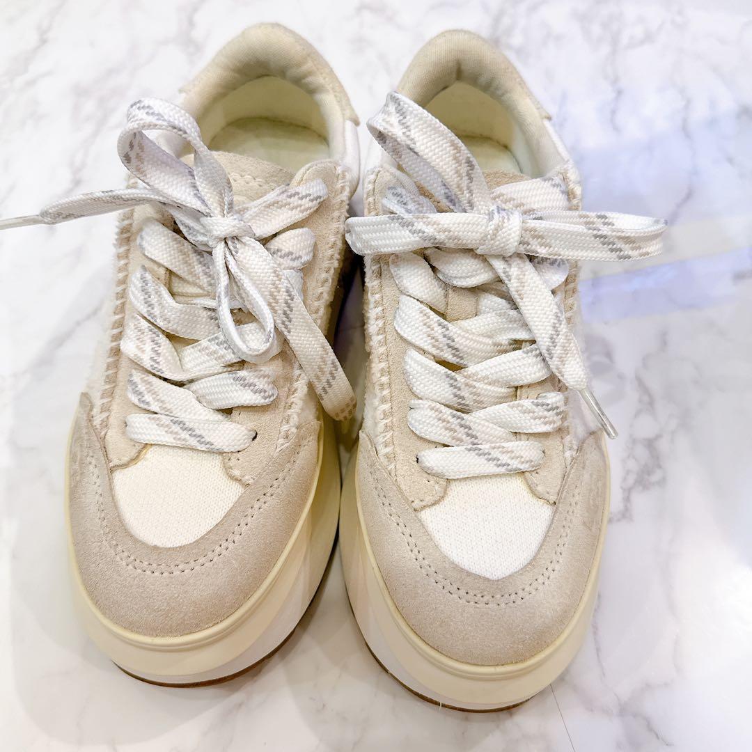 UGG アグ 厚底スニーカー 22.5cm 白 ベージュ系 美品 人気商品♡
