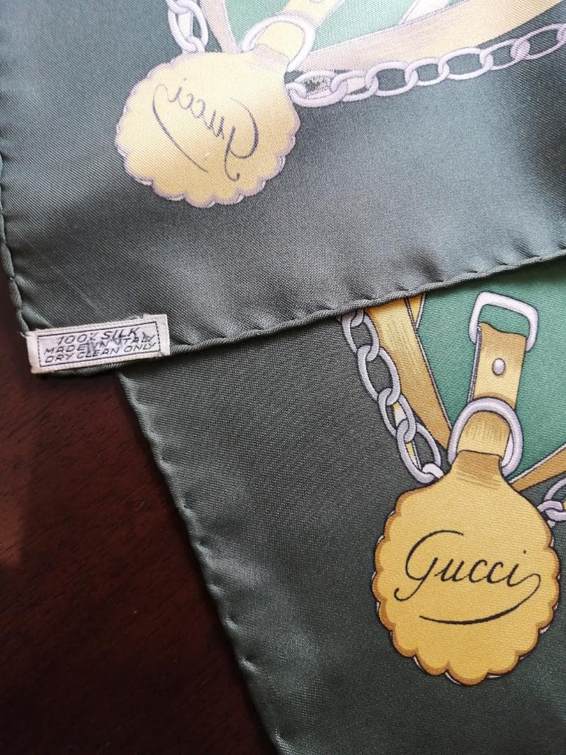 グッチのシルク100%スカーフ オールドグッチ GGロゴ 馬 - メルカリ