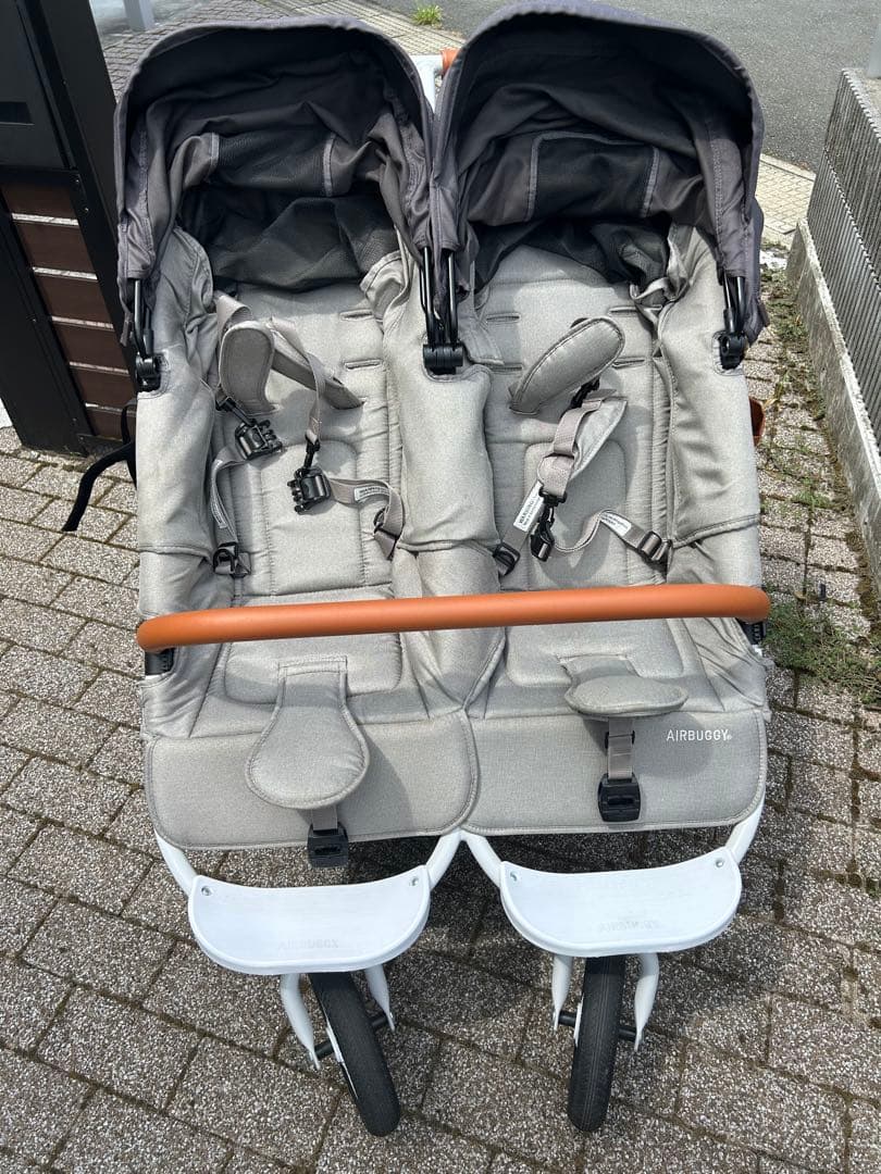 ダブルベビーカー グレー 5点式シートベルト ココダブル ベビーカーレンタル｜エアバギーココダブルフロムバース（二人乗り