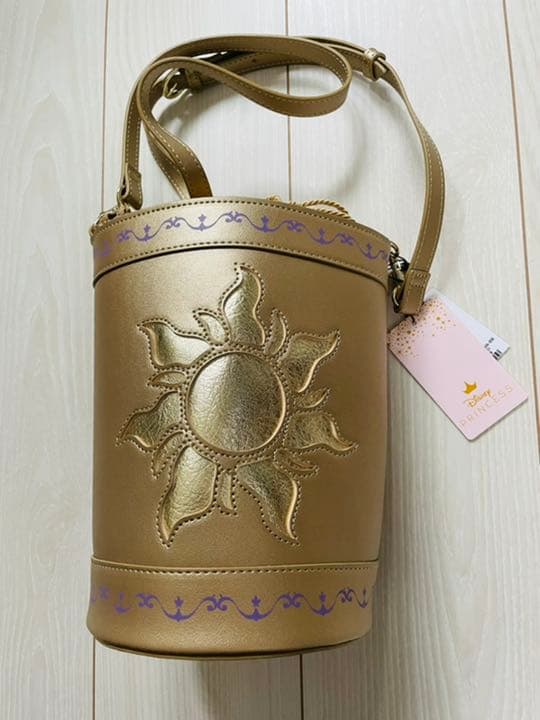 A2⭐︎354【白龍蓮池図】月夜の浄光【風景画】【神獣画】 注文