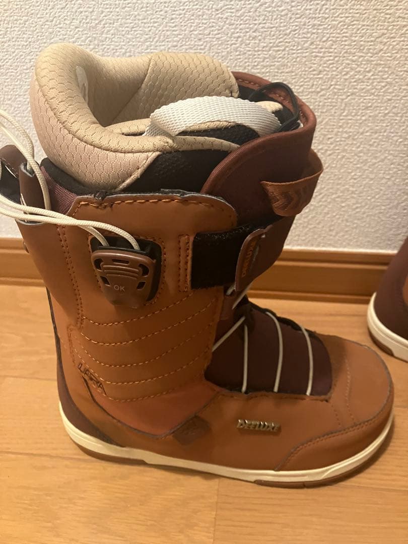 DEELUXE ＬＡＲＡ　美品　23.5cm 　熟成型 スノーボードブーツ