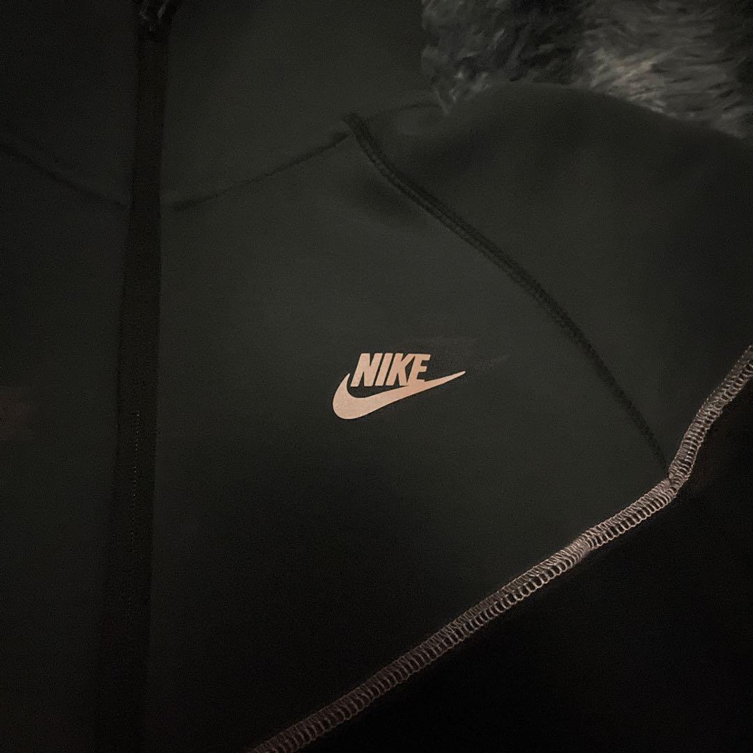 Nike フルジップパーカー ブラック シナワールド テックフリースS