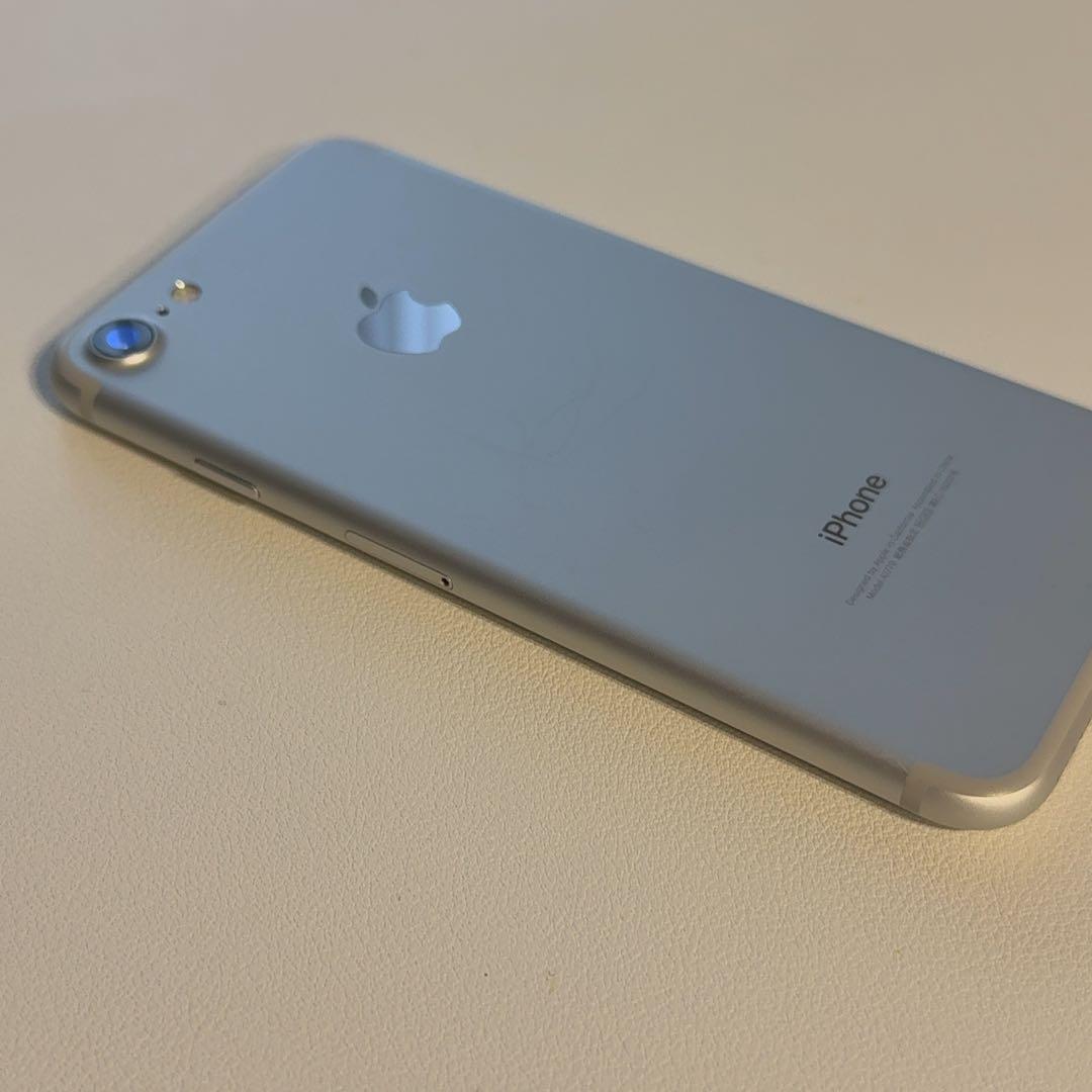 極美品 iPhone7 シルバー 32GB ケース付 - メルカリ