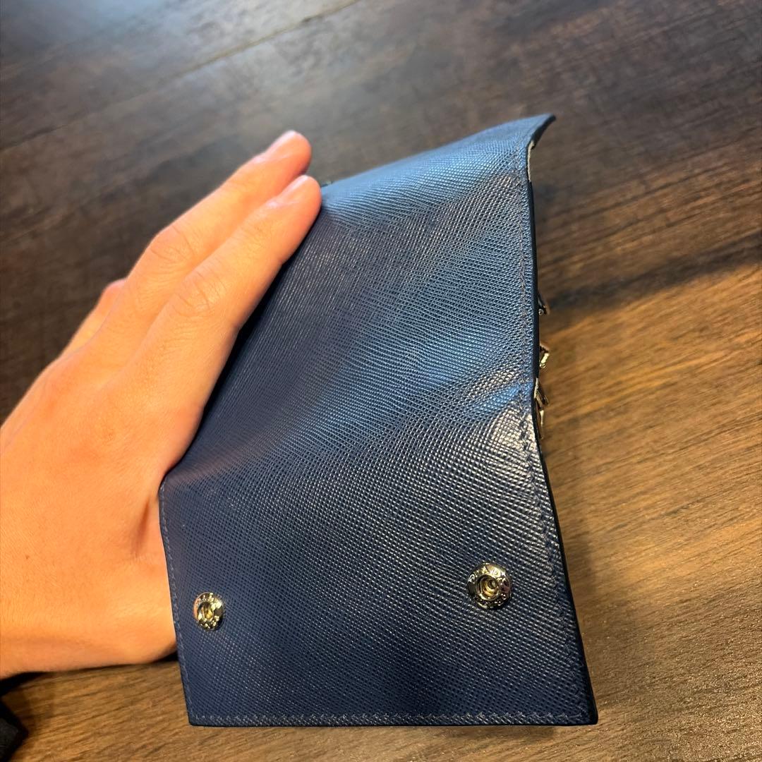 PRADA ネイビー レザー キーケース - メルカリ