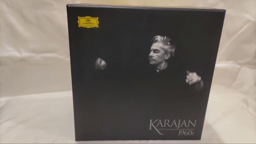 カラヤン　KARAJAN 1960s CDボックスセット Amazon.co.jp: Herbert von Karajan: Recordings 1938-60 Collection