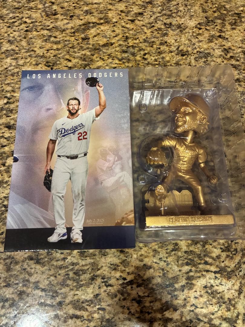 限定ゴールド】カーショー ボブルヘッド 3000奪三振 来場者限定 - メルカリ