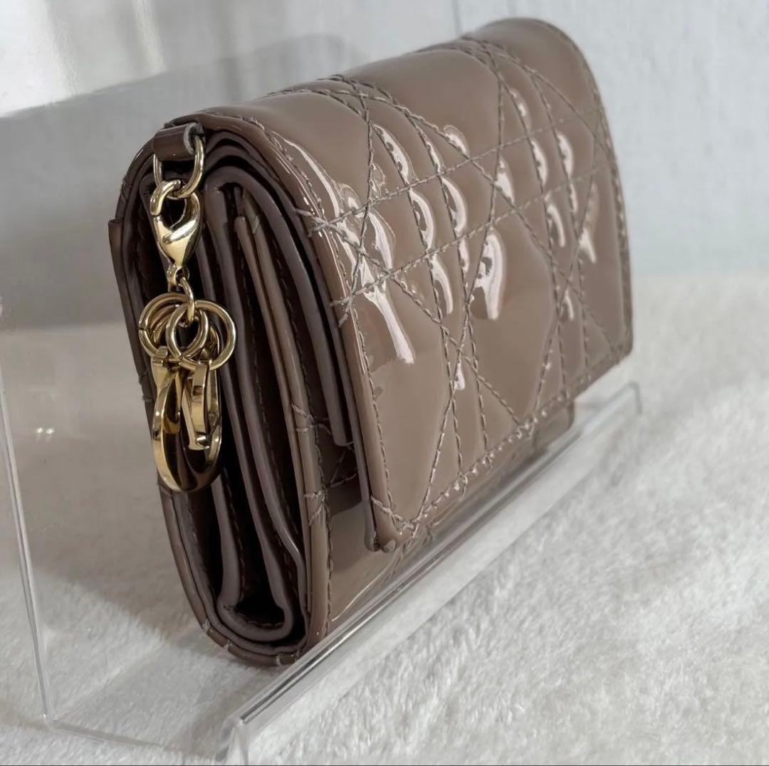 Lady Dior ロータスウォレット カナージュ パテントカーフスキン