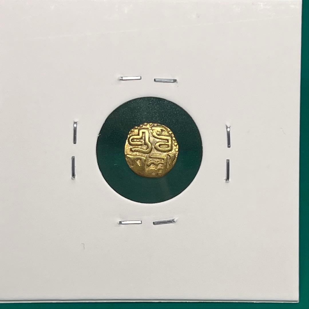 ファナム金貨 チョーラ朝 ラージャラージャ1世 約0.54g No.2086 - メルカリ