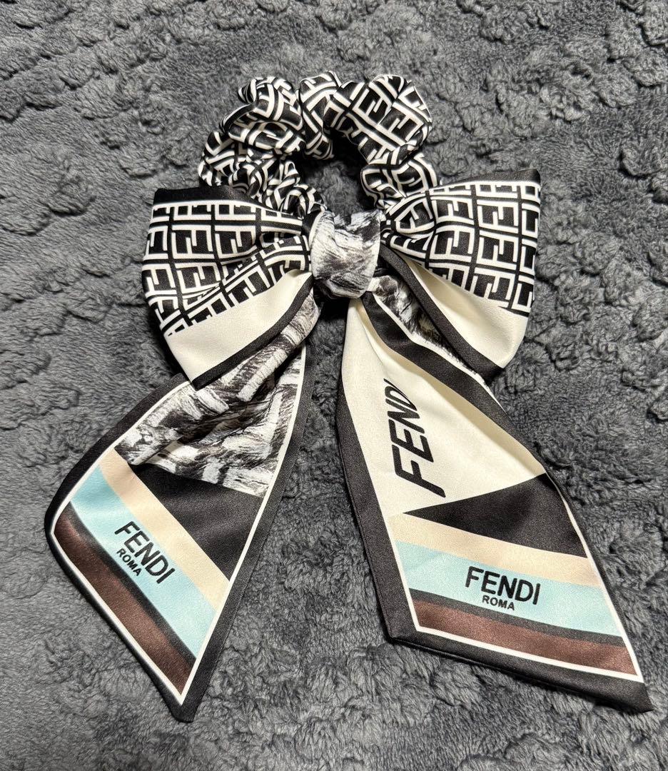 ノベルティ FENDI リボンシュシュ ヘアアクセサリー ヘアゴム - メルカリ