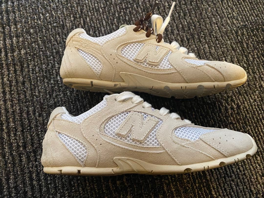 スニーカー 23.5cm