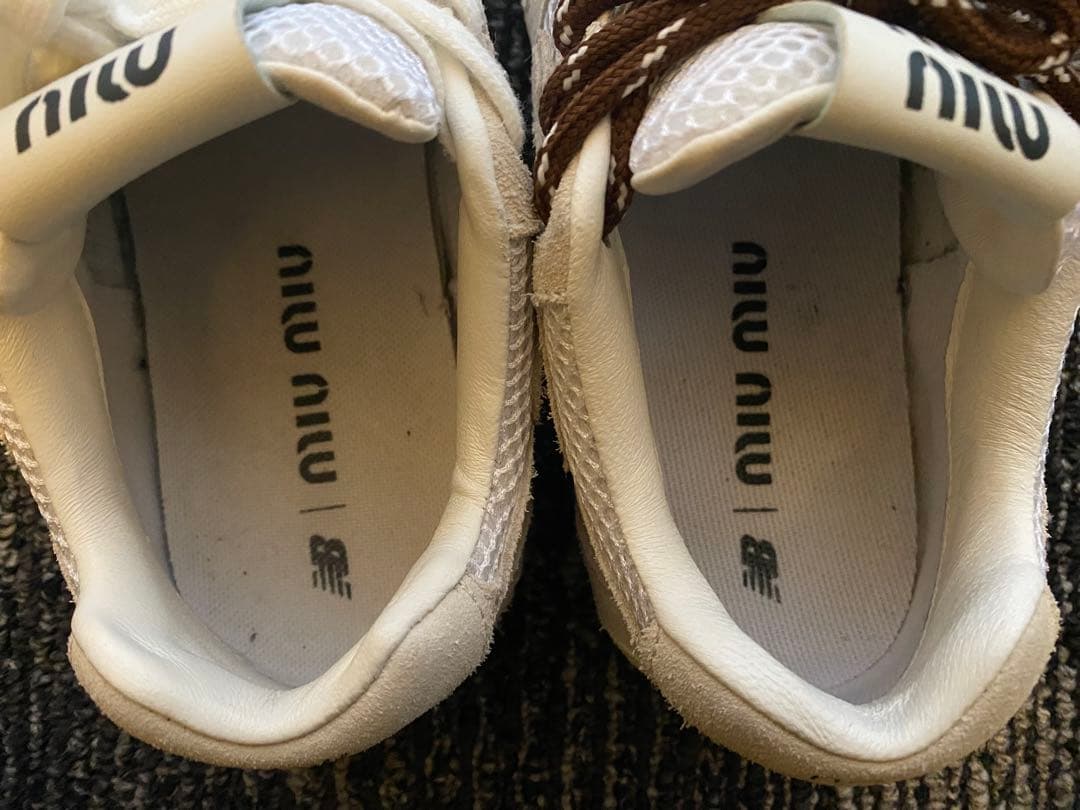 スニーカー 23.5cm