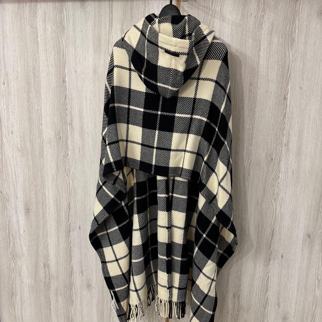 美品]BURBERRY BLUE LABEL 大判ストール フード付 ポンチョ - メルカリ