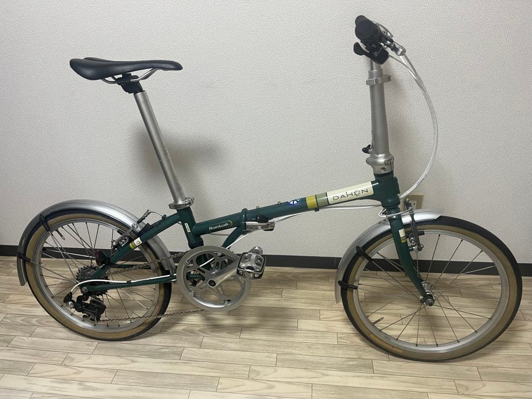 【送料込】 DAHON Boardwalk D7 20インチ グリーン 楽天市場】【限定モデル】DAHON ダホン 折りたたみ自転車 進撃の巨人