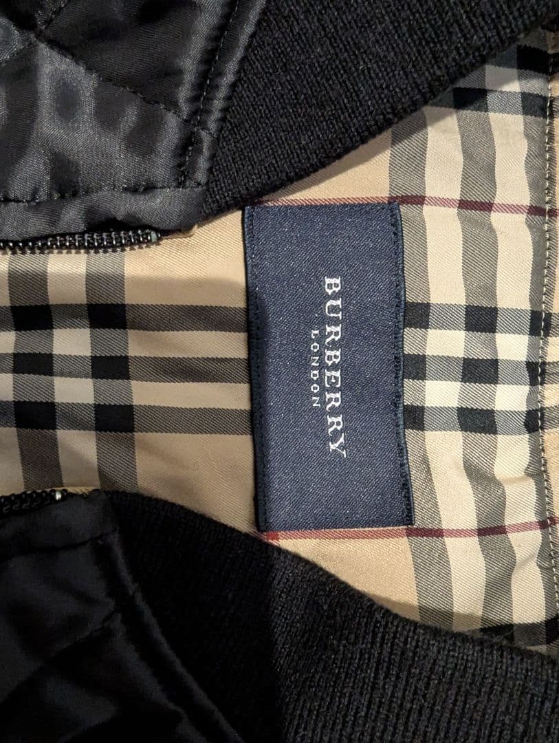 BURBERRY ブラック キルティング ベスト - メルカリ