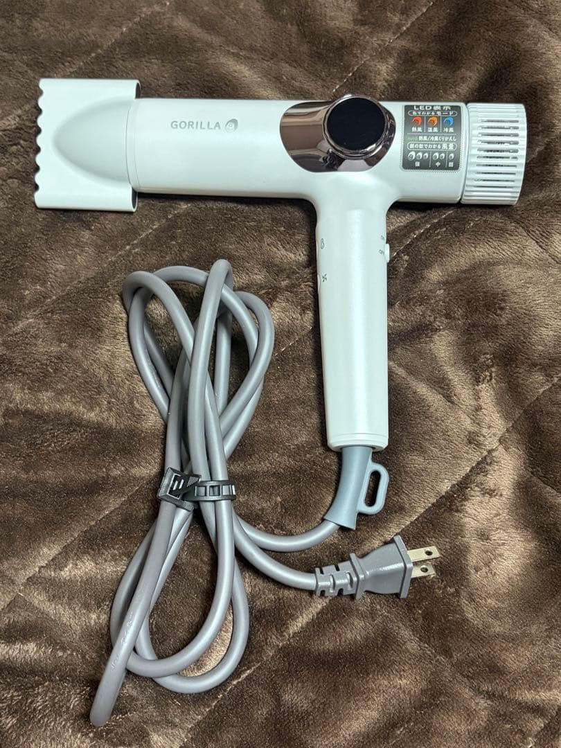 ゴリラのひとふき 大風量 ヘアドライヤー 白 - メルカリ