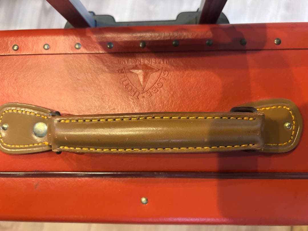 グローブトロッター キャリーオン2ホイール赤 やや難あり 34 - メルカリ