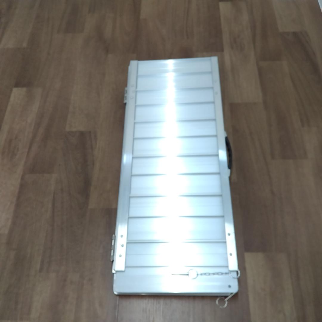 都《BUTYQ》折りたたみ式　アルミスロープ　長さ91cm、幅72cm