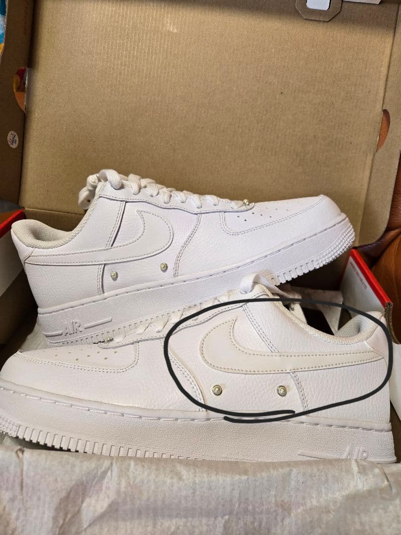 ナイキ ウィメンズ エアフォース 1 ロー \"パールズ\" ホワイト/ホワイト