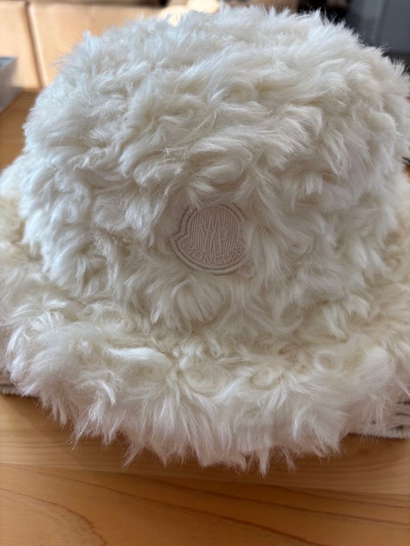 モンクレール ファーバケットハット ホワイト新品未使用 Amazon.co.jp: ボリューム ファー バケットハット ホワイト 帽子