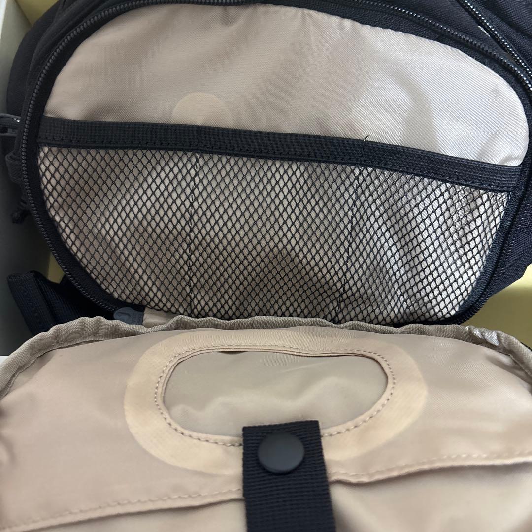 新品 Hugoo ヒップシート ブラック ハグー - メルカリ