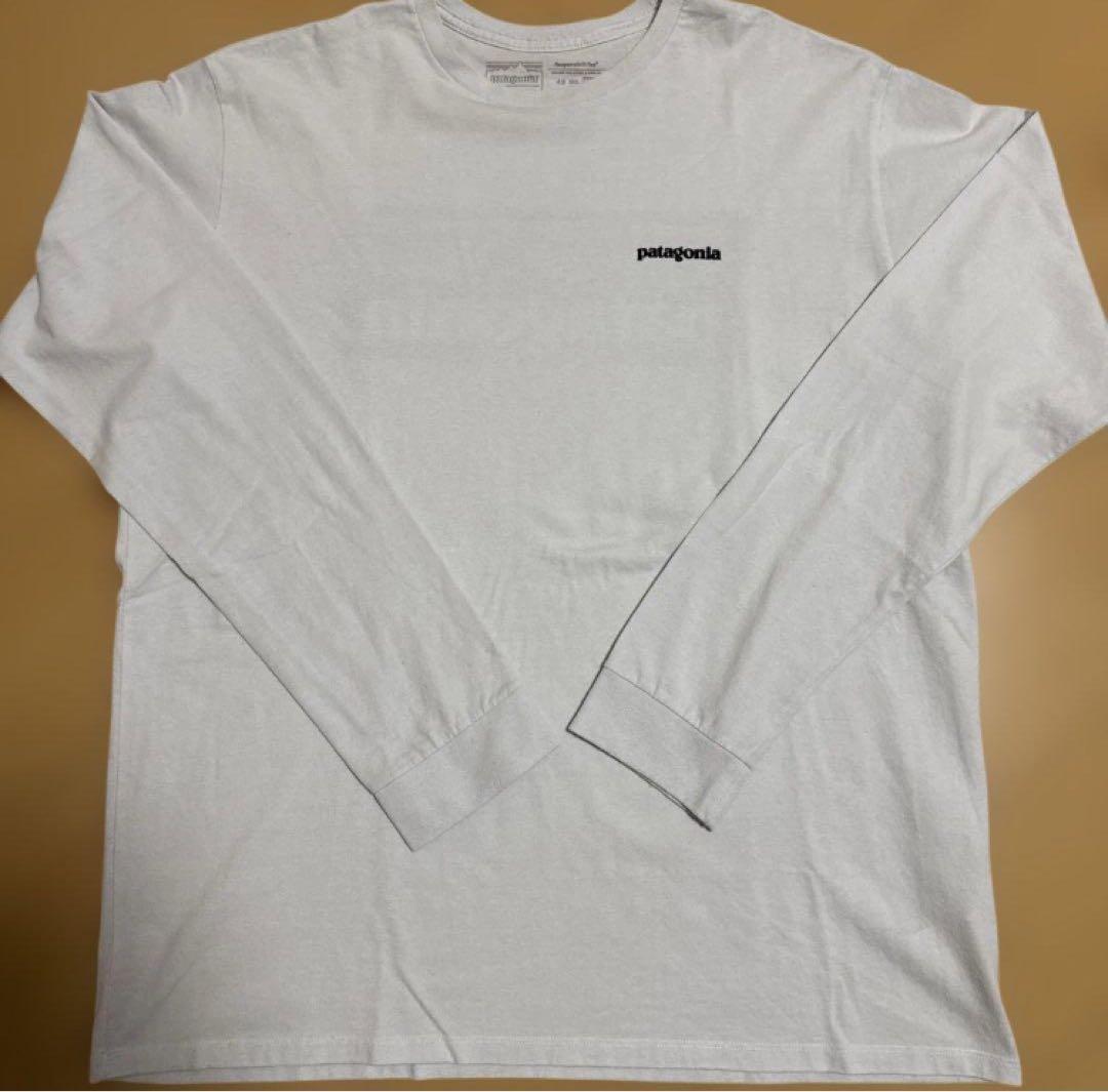 tama　patagonia長袖カットソー 2枚セット　ホワイト ブラック patagonia（パタゴニア） 《P5倍》Patagonia メンズ 長袖 Tシャツ ロゴ