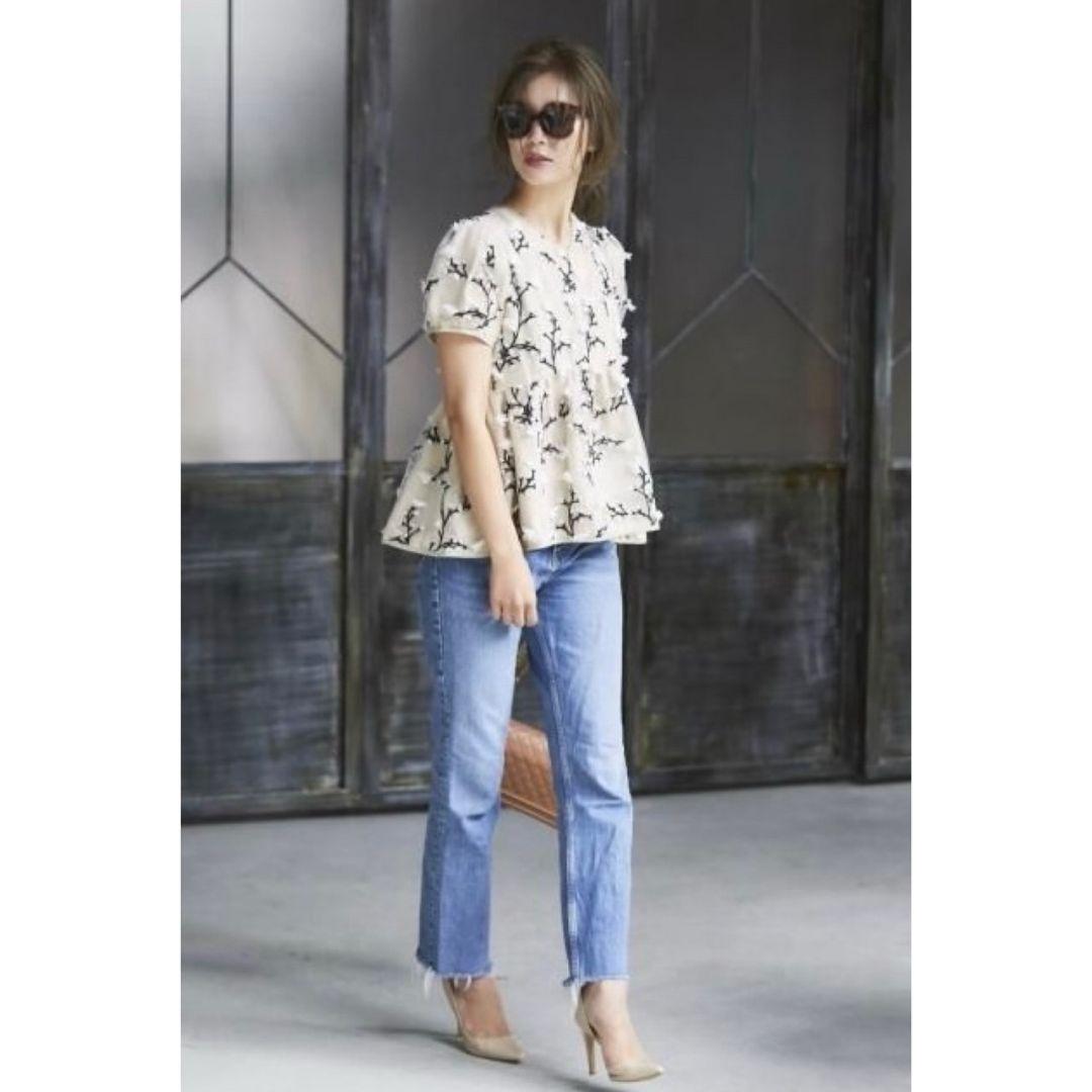 セブンテン ツイード刺繍トップス ベージュ 花 パイピング ペプラム