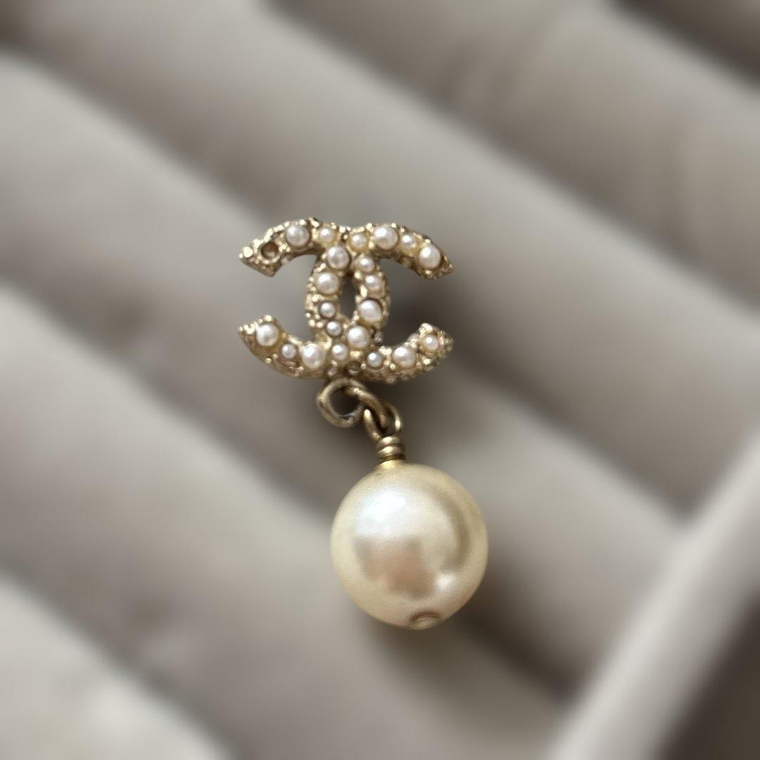 CHANEL パールピアス 片耳 プレゼントにおすすめ♪】CHANEL☆ピアス パール シルバー (CHANEL