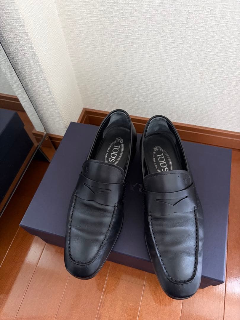 美品TOD'S 【トッズ】レザーローファー　6 1/2ブラック TOD'S トッズ レザー ローファー ケイト 本革 ロゴ 国内発送 (TOD'S