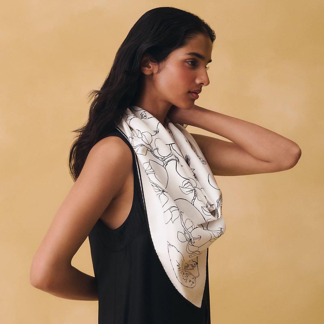 新品❗️エルメス スカーフ カレ 90 [ル・ポミエ・セリエ] 白黒 - メルカリ