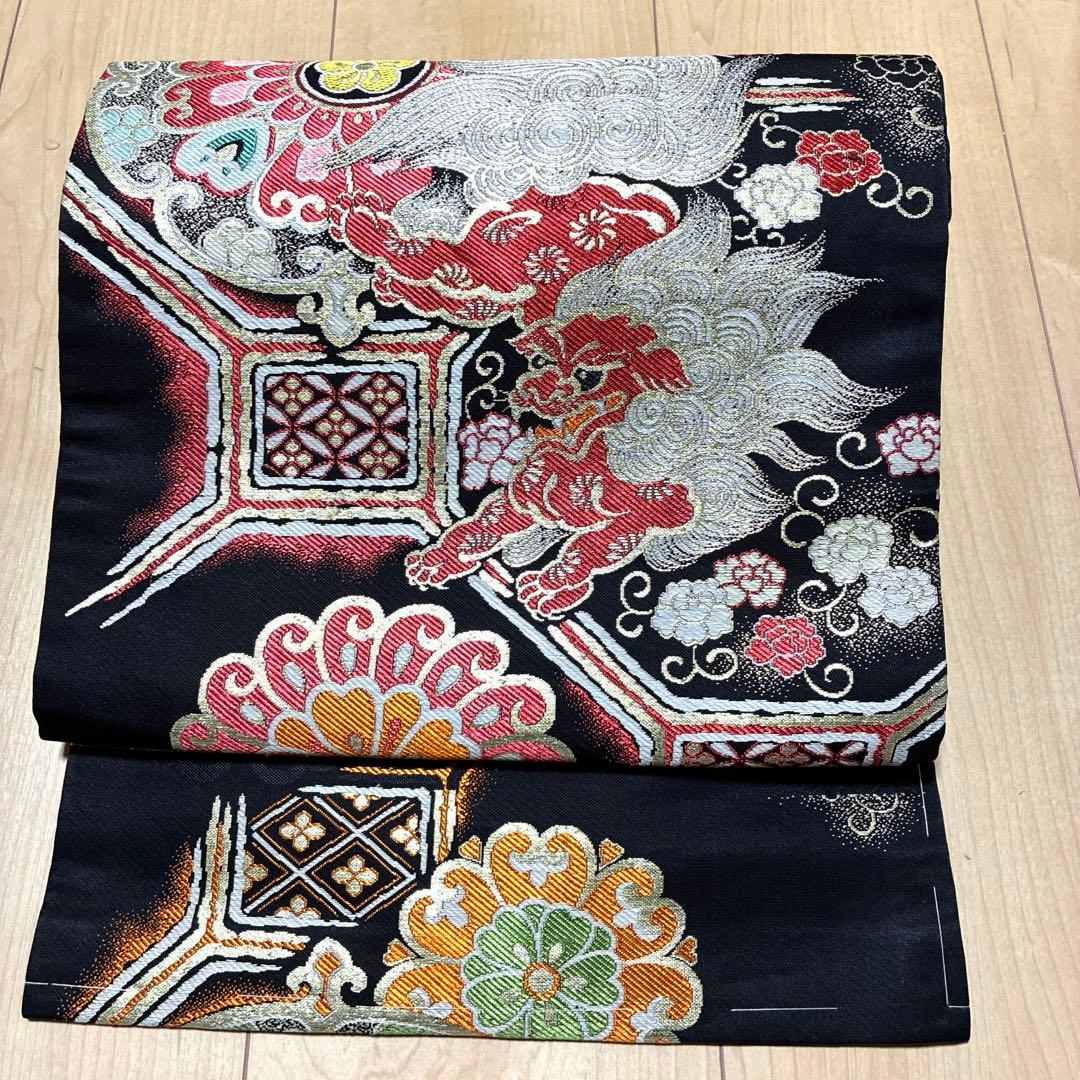 アンティーク 名古屋帯 獅子と花の刺繍 黒 しつけ付き - メルカリ