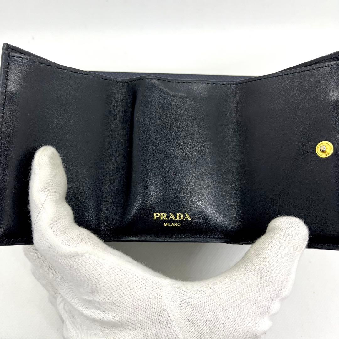 箱・ギャラ付き/極美品/ICチップ/現行✨プラダ 三つ折り財布 ヴィッ