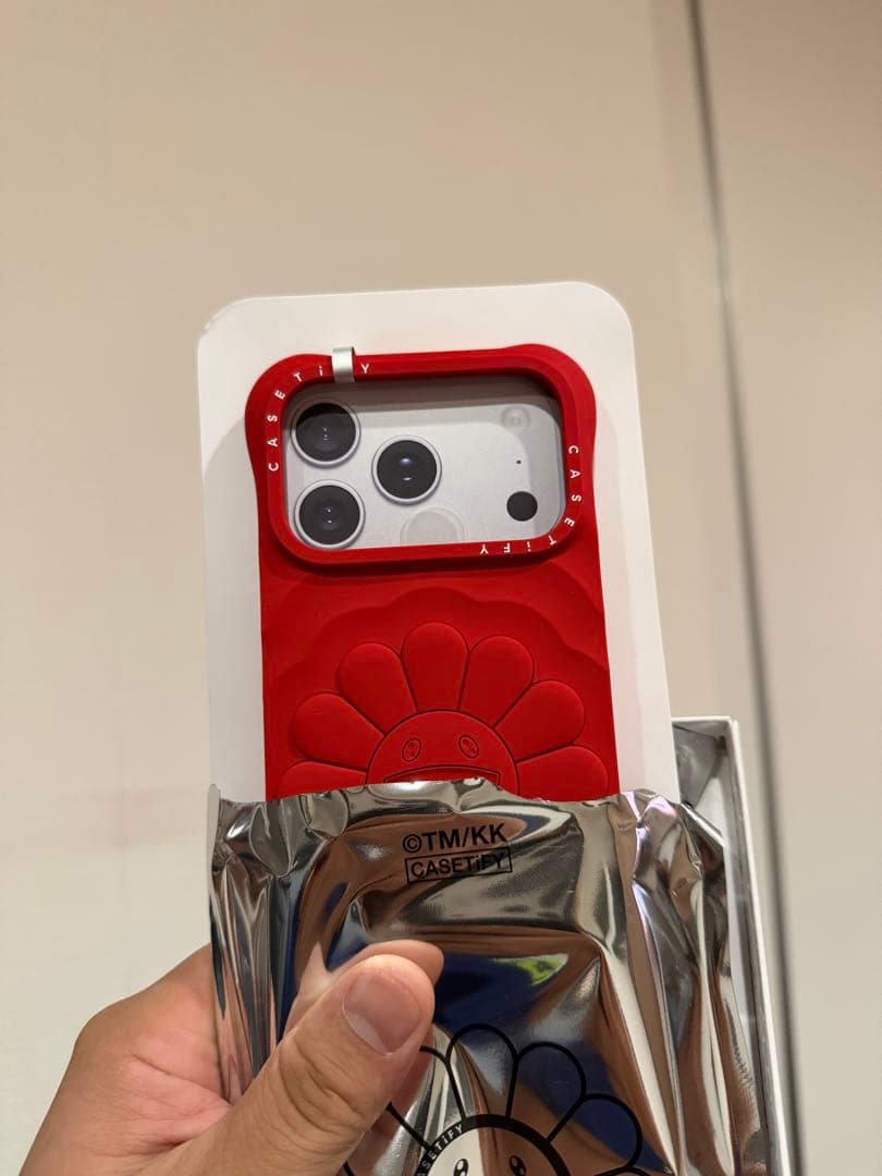 村上隆 × カスティフ 花柄iPhoneケース 村上隆 x CASETiFY: FLOWERS BLOOM 数量限定商品と新作デザインを続編