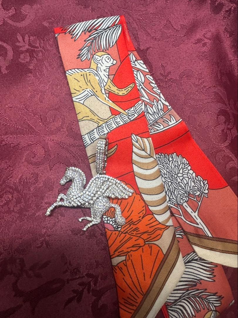 ペガサスモチーフペンダントトップ チャーム✖️スカーフ