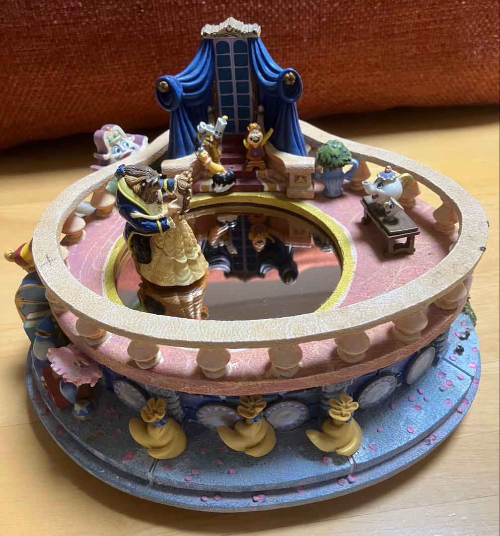 美女と野獣ダンスシーンのオルゴールです。 美女と野獣ダンスシーンのオルゴールです。 美女と野獣ダンスシーンの