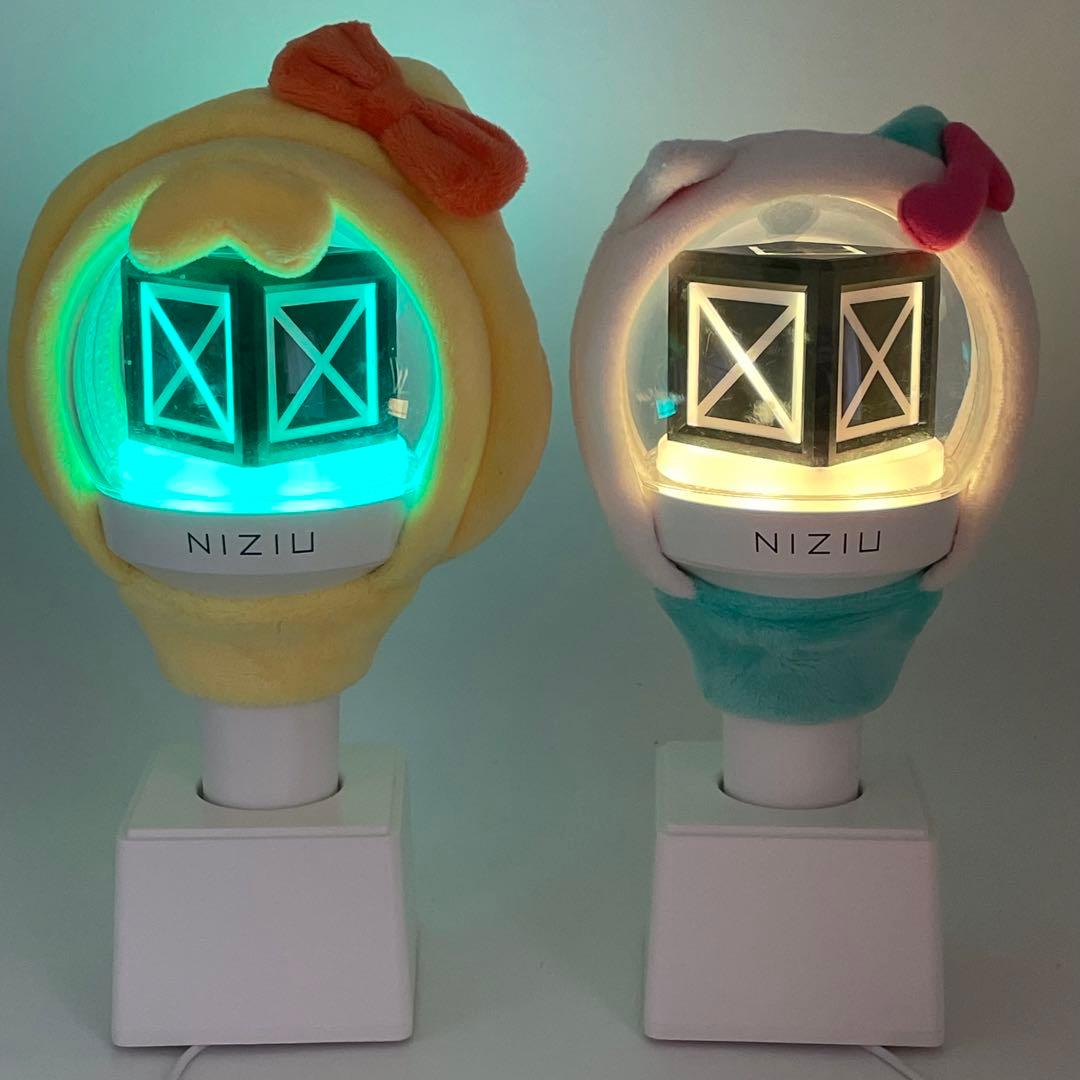 NiziU オフィシャルライトスティックx2 ライトカバー(マコ、マユカ