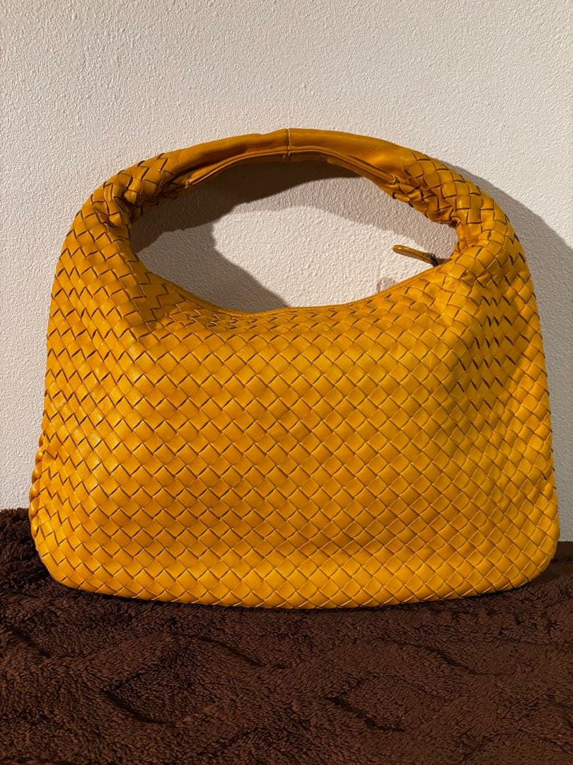 ボッテガヴェネタBOTTEGA VENETAイントレチャートショルダーバッグ ボッテガ・ヴェネタ】イントレチャートの最新バッグに注目。大人が買う