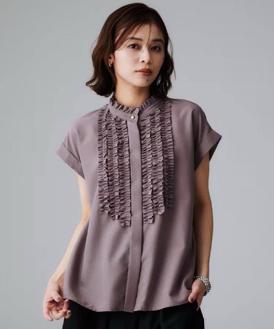 UNTITLEDスタンドネックフリルブラウス【接触冷感/吸水速乾/UVケア】新品 スタンドネックフリルブラウス【吸水速乾/UVケア】（シャツ・ブラウス