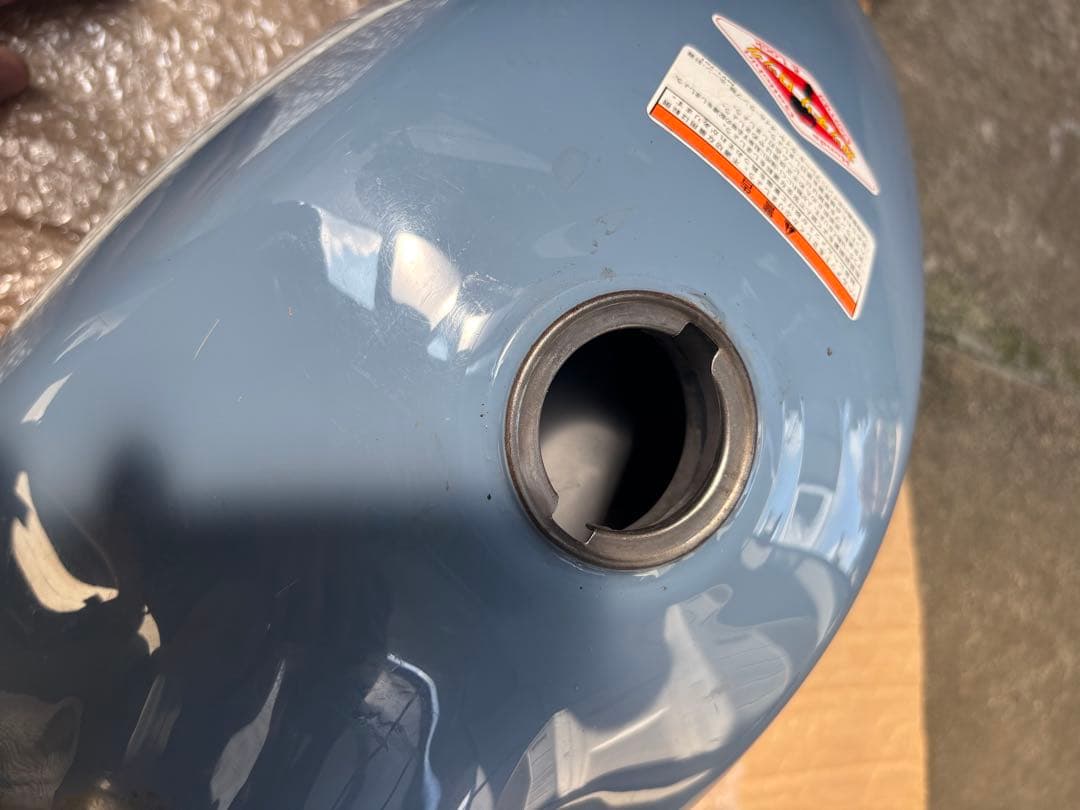 ル*フ様 ftr223ボニーブルー 純正タンク - メルカリ