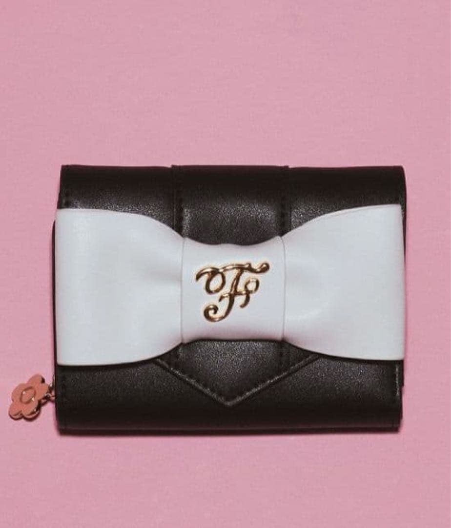 メゾンドフルールマリクワコラボ三つ折り財布 Maison de FLEUR】ロンドンのストリートカルチャーを代表するブランド